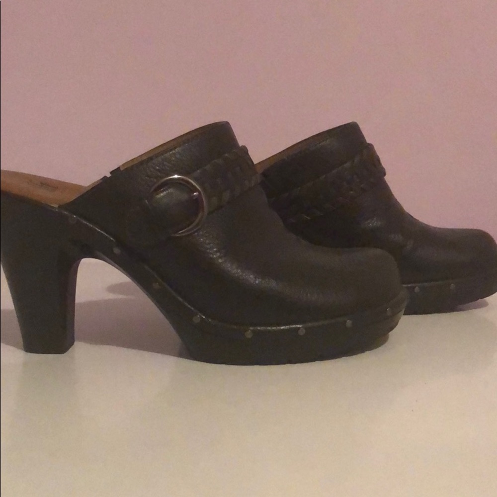 Open heel shoes, black leather